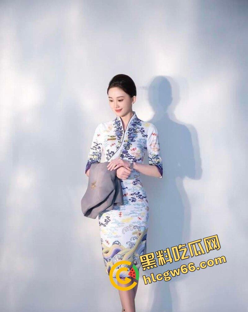 海航空乘【雨晴】172cm极品空姐下海变肉体绝品，黑丝长腿、天使脸庞换来床上蜜桃臀狂野榨精！-10