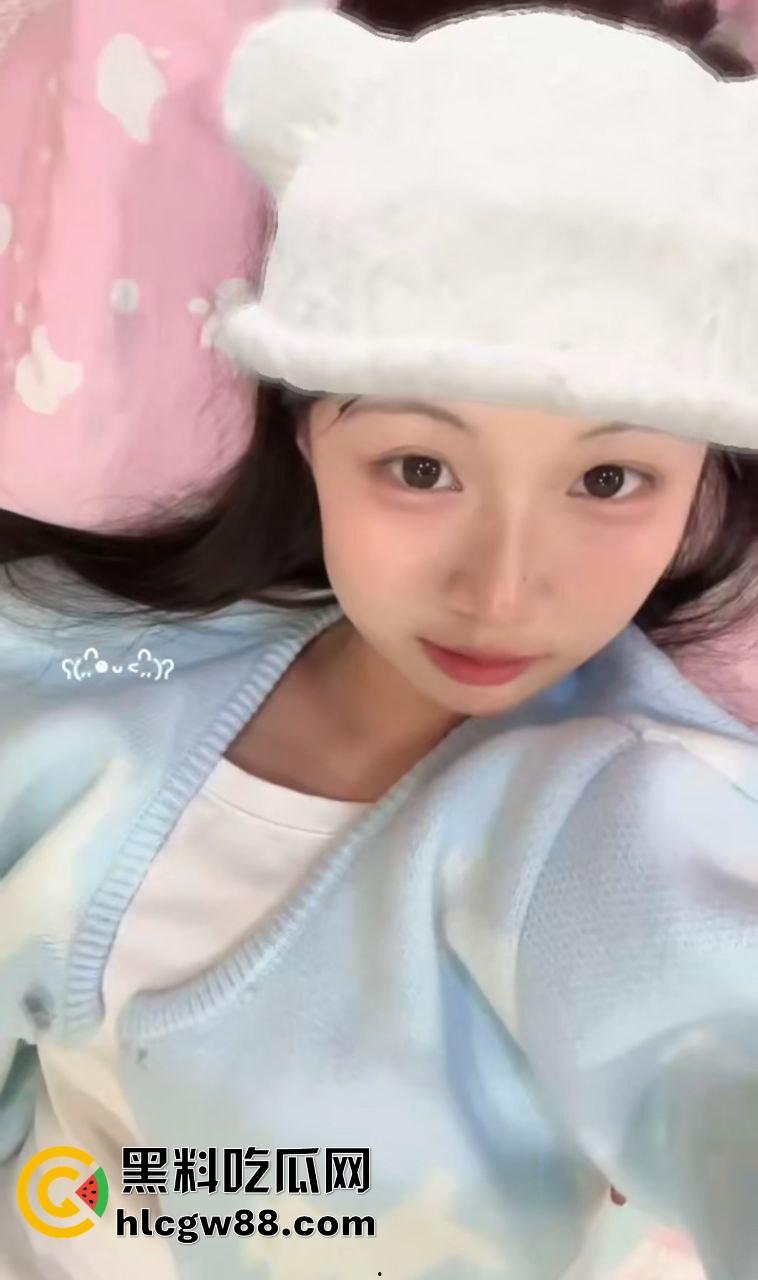 上海二中超爱JK高中生【章楠鑫】黑丝短裙被骗酒店,小哥忽悠打游戏后架大长腿无套猛干!-1