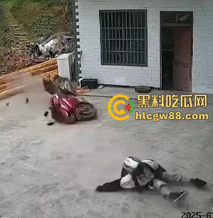 没煮你饭啊!你怎么就怎么就这么自来熟呀?飞车党直飞大爷家 坐等开饭 只见其车不见其人。-8