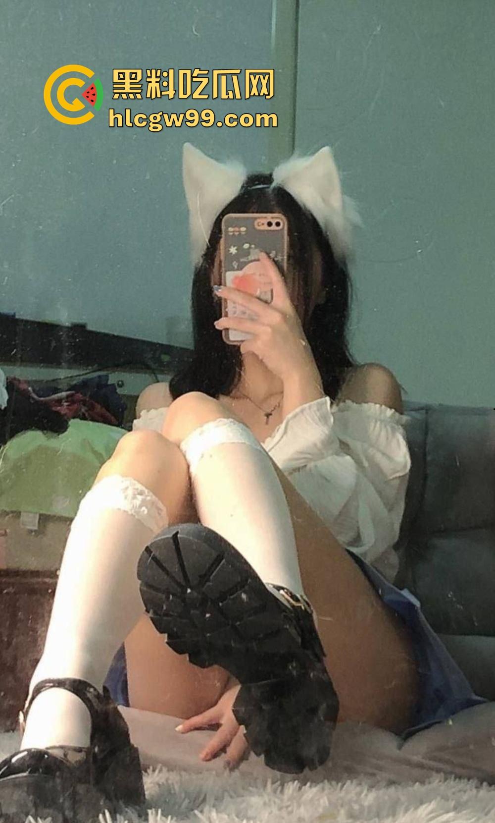 贵阳职业技术学院骚逼『 林思媛』为了学生会长宝座送逼求操,巨乳翘臀被学长们轮流操到爽翻天!-6