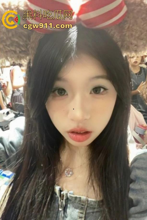 湖南师范大学【张芸】被富二代包养，丰满巨乳，青春气息扑面而来，身着情趣制服被猛干 ！-3