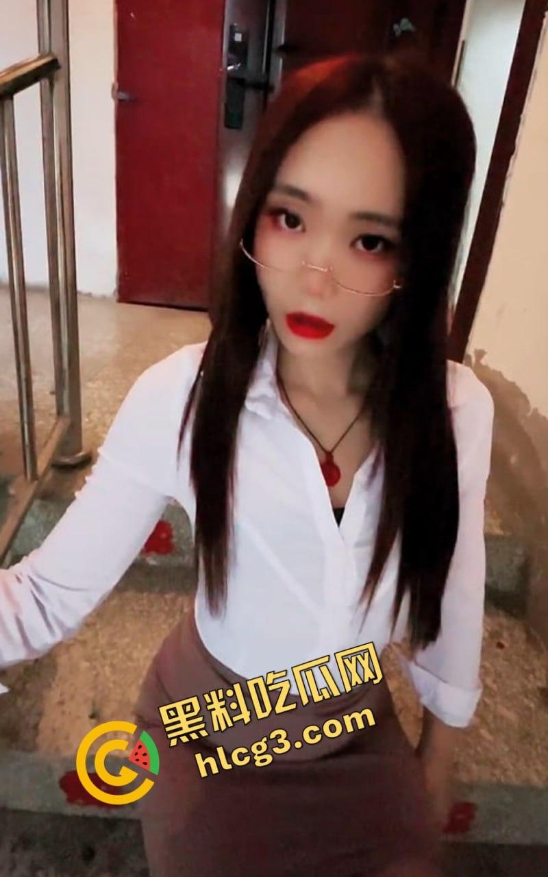 快手网红『元气学姐』全裸私拍流出，劲爆私拍暴露双重反差，脸穴同框自慰震撼爆料！-3