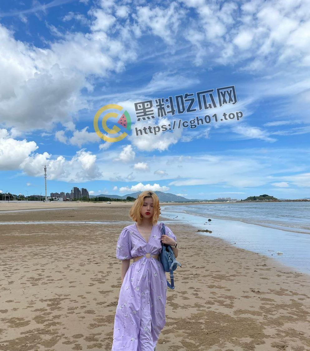 海南粉色头发精神小妹被流出 小穴比头发还粉嫩  浪叫着喷水把床单打湿-5