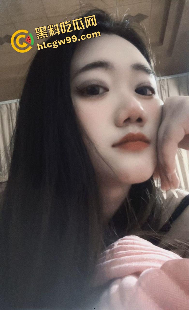 贵州毕节极品大奶少妇【肖娇】露奶诱惑大哥露逼勾引，约炮到家上位坐压夹吸肉棒！独家曝光流出！-2