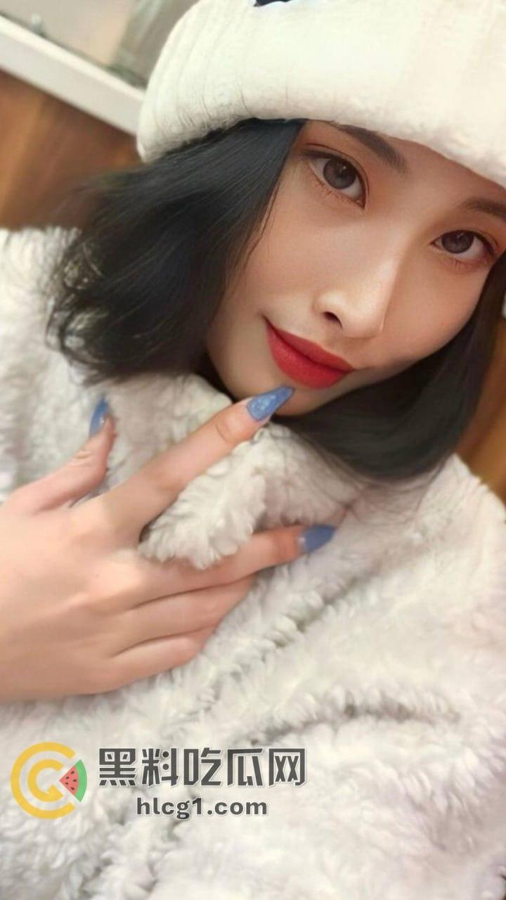 瓜友投稿爆料:二连浩特服装市场瓜!美女老板娘蒙根琪琪格的情场纠葛,从隔壁服装店到瓜友圈子朋友!-9