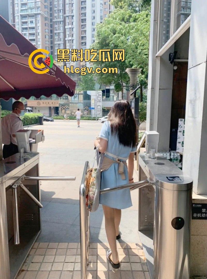 空姐都没这骚！好利来黑丝小姐姐被玩疯了！工装直接干成情趣服，肉丝长腿一顿爆操，想想都上头！-46