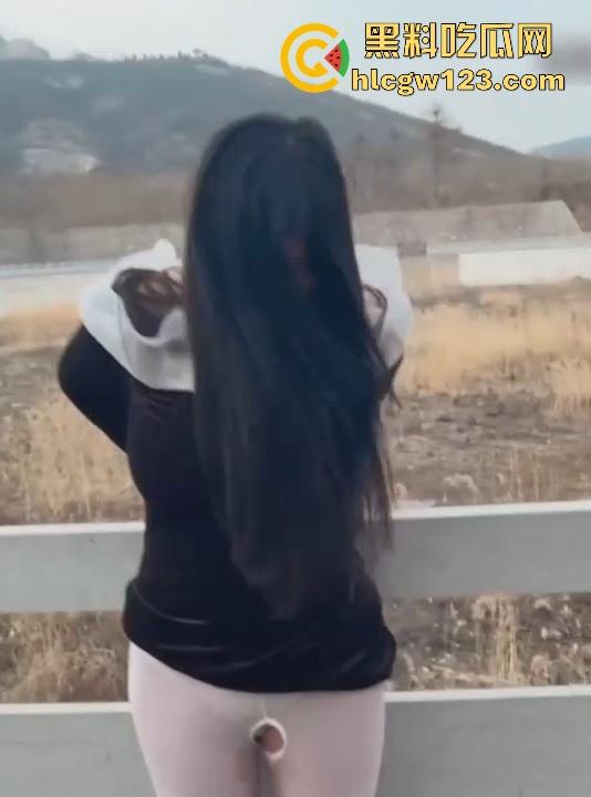 反差抖M少妇户外露出 敏感人妻极致潮喷 换衣塞跳蛋 手铐脚镣喷尿 臊味十足尺度炸裂！-10