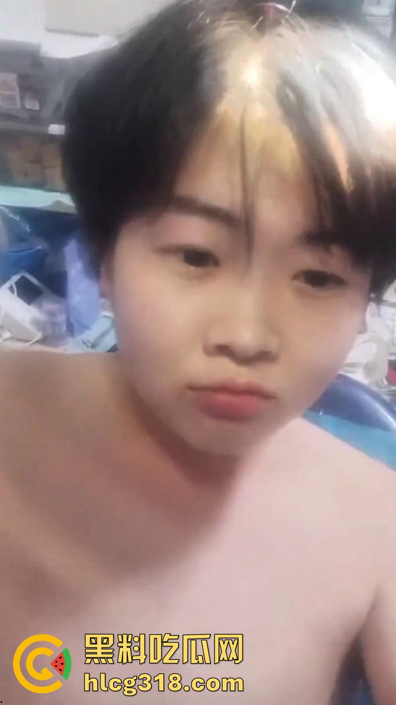 广西猛男刀切小鸡鸡,00后小火竟自己动手割下鸡巴,还给女友口交玩弄,现在都玩这么变态了么!-1