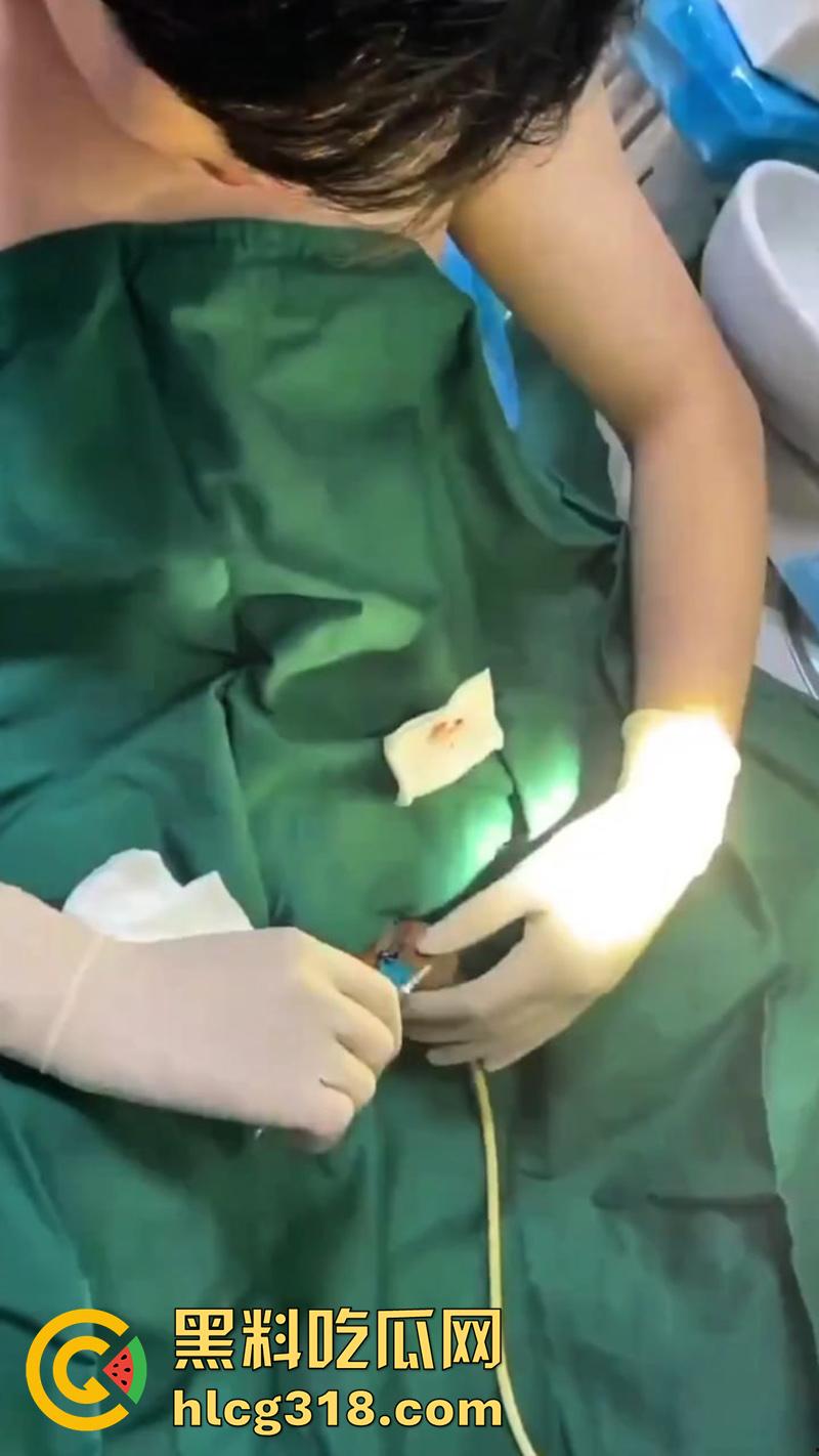 广西猛男刀切小鸡鸡,00后小火竟自己动手割下鸡巴,还给女友口交玩弄,现在都玩这么变态了么!-2