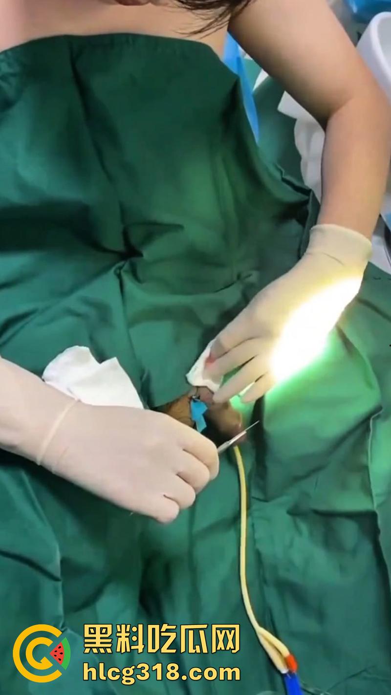 广西猛男刀切小鸡鸡,00后小火竟自己动手割下鸡巴,还给女友口交玩弄,现在都玩这么变态了么!-4