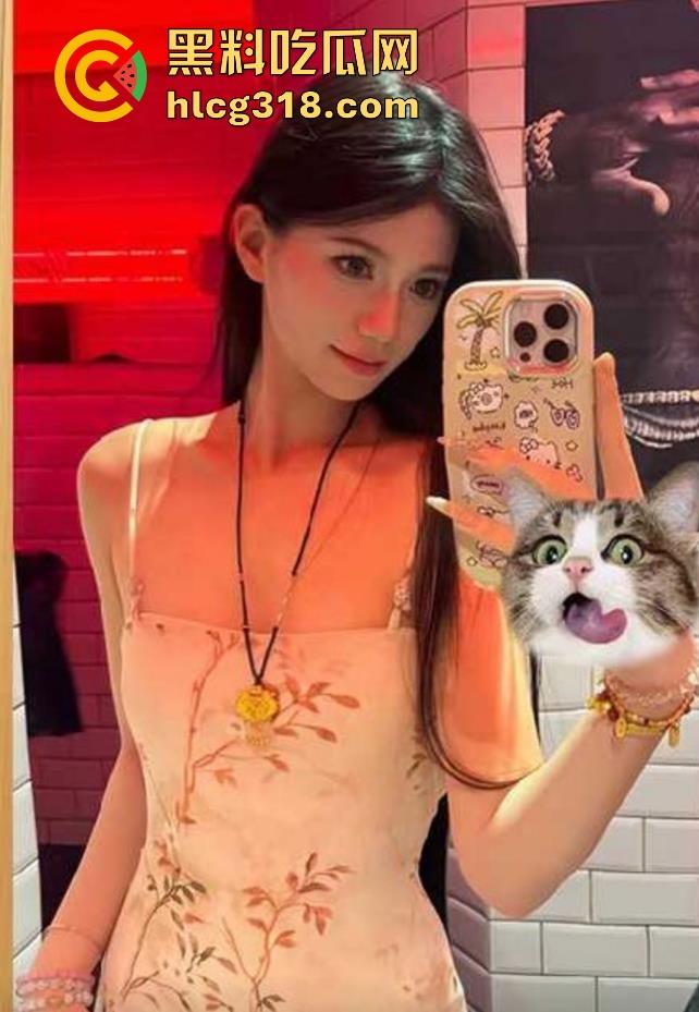 郑州昇达经贸管理学院【郝斐】一对一裸聊自慰视频惨遭前男友曝光，极品高挑御姐想不到私下这么骚！-4