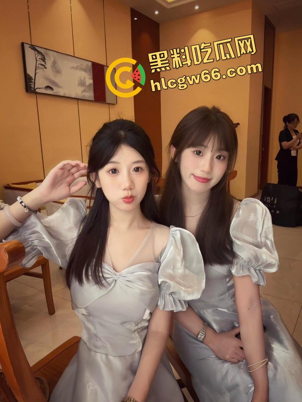 徐州性瘾女『习苗苗』逼里射完还嫌不够,还留着精液就找炮友开房,肥臀奶摇骚逼滴水!-5