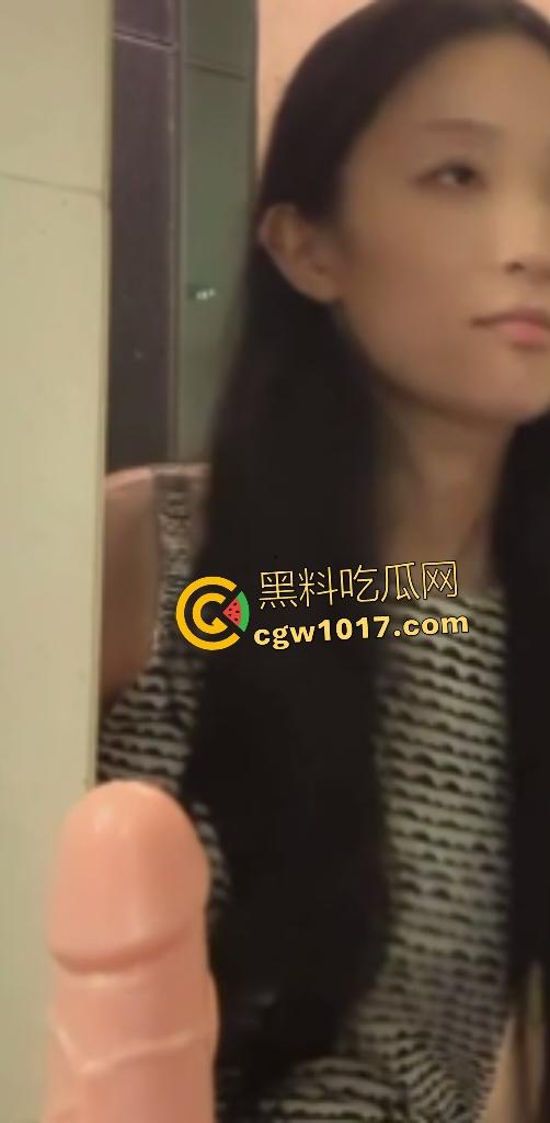 天津张家窝大专生【邵子畅】假装墨尔本人留学生,偷东西漏税,用廉价假鸡巴插逼变形,这种事也偷工减料?-8