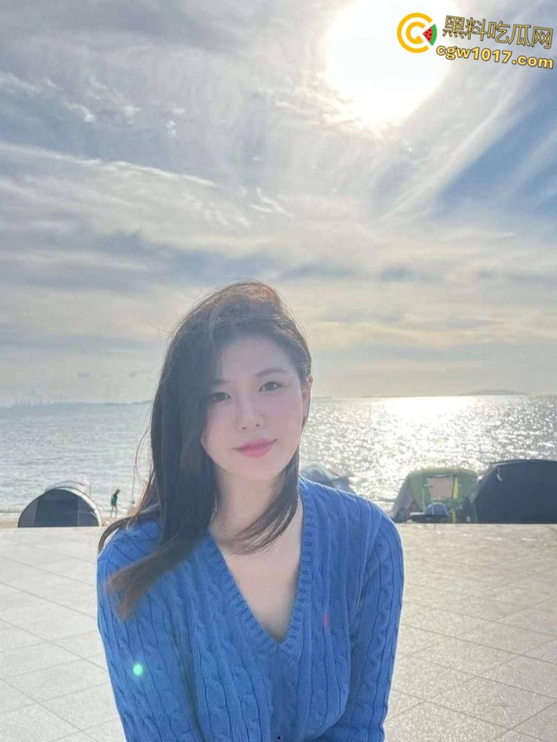 江苏常熟母狗李鑫，风骚又拜金，仅为百元红包上演裸舞，在酒店狂野约炮，撅起圆润的翘臀被金主蹂躏骚穴！-4