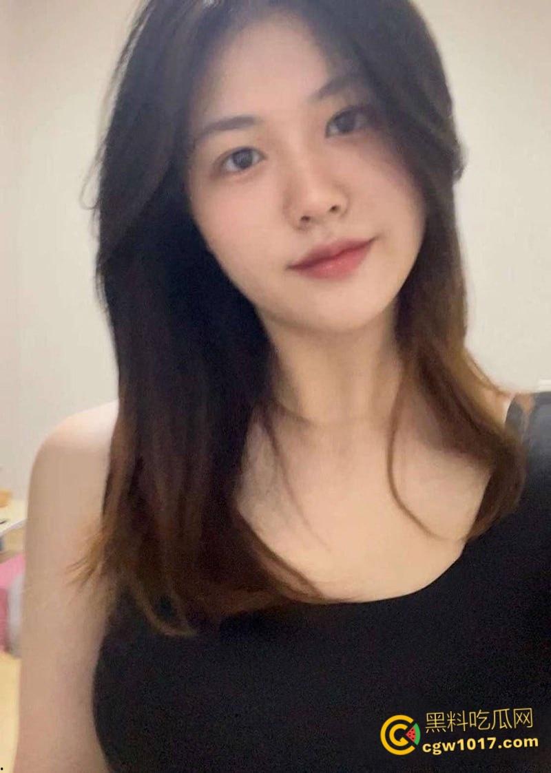 江苏常熟母狗李鑫，风骚又拜金，仅为百元红包上演裸舞，在酒店狂野约炮，撅起圆润的翘臀被金主蹂躏骚穴！-5