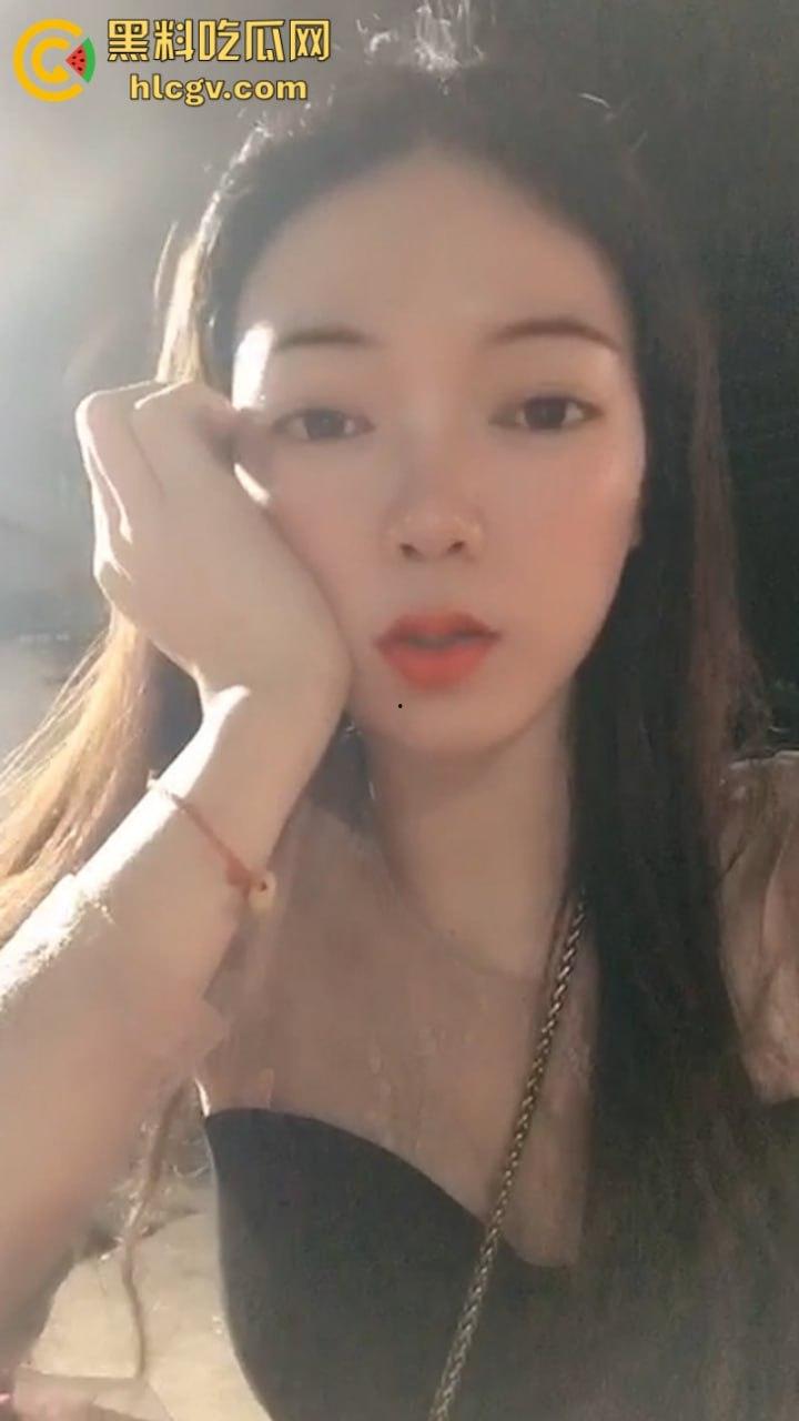 马来西亚博士巨乳反差美女 不雅视频流出 圆润双峰勾人心神 粉嫩乳头奶香四溢-2