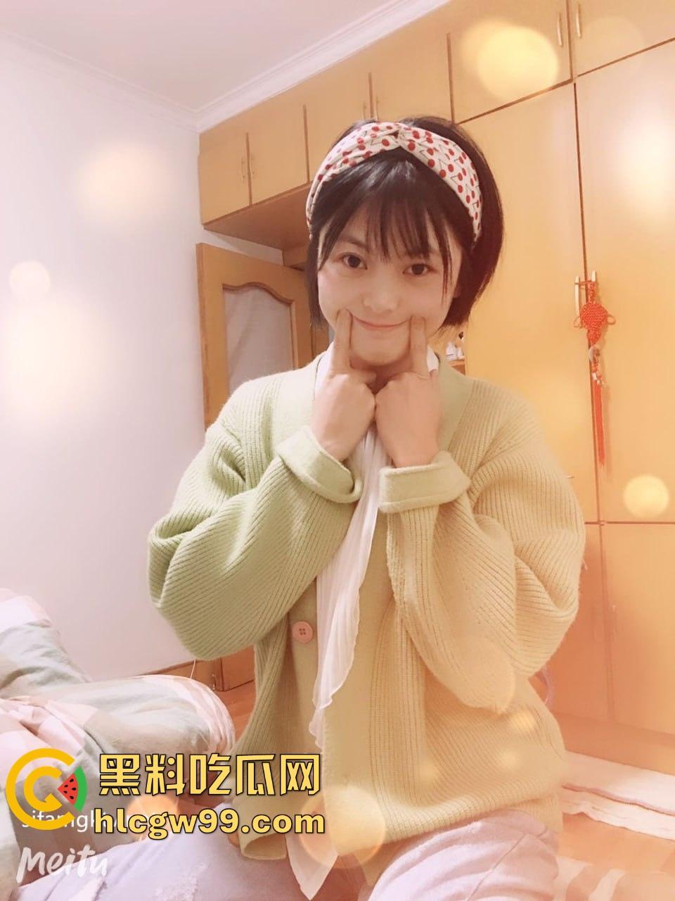 云盘高质露脸泄密！青岛某公司高管【吴美霞】露脸性爱自拍曝光，清爽干练短发美女，骑乘反差很有撸点！-4