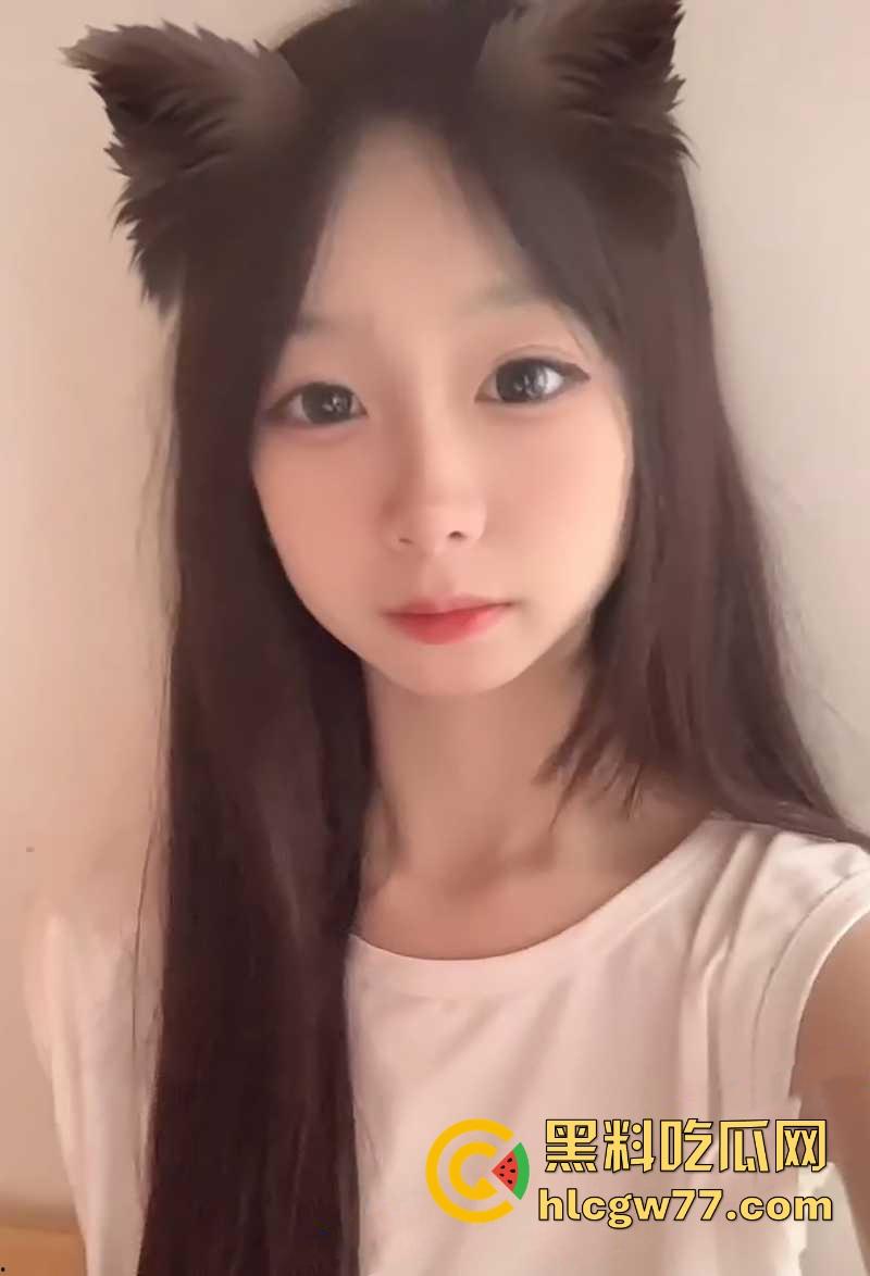 湖北襄阳清纯学生妹【张婧涵】露脸裸舞沦为金主小母狗 从校园乖乖女秒变淫骚小野猫！-2