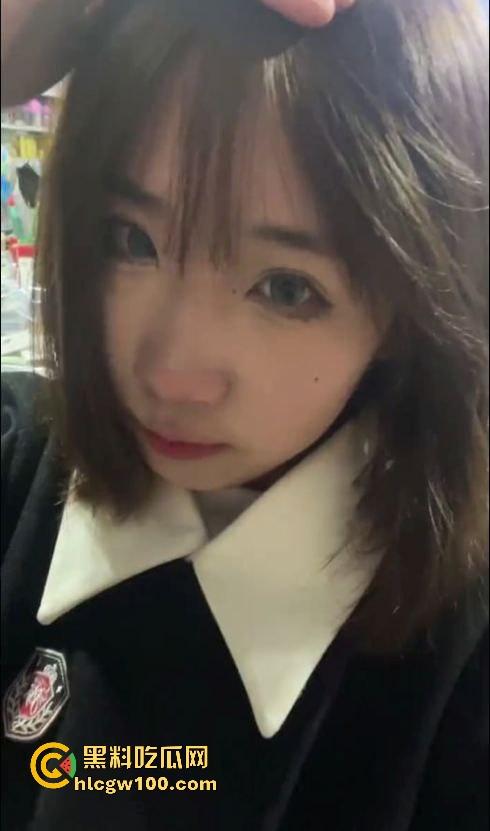 哈尔滨【孟清妍】母狗本性大曝光，男友露脸啪啪视频存云盘，兄弟发现后流出，这骚货被调教到啪啪还得挨打！-1