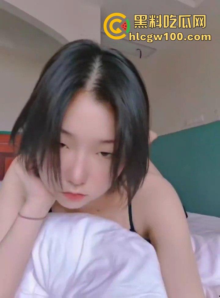 南宁师范学院极品母狗【黎文莹】调教视频曝光，口活顶得堪比飞机杯精液容量器。-5