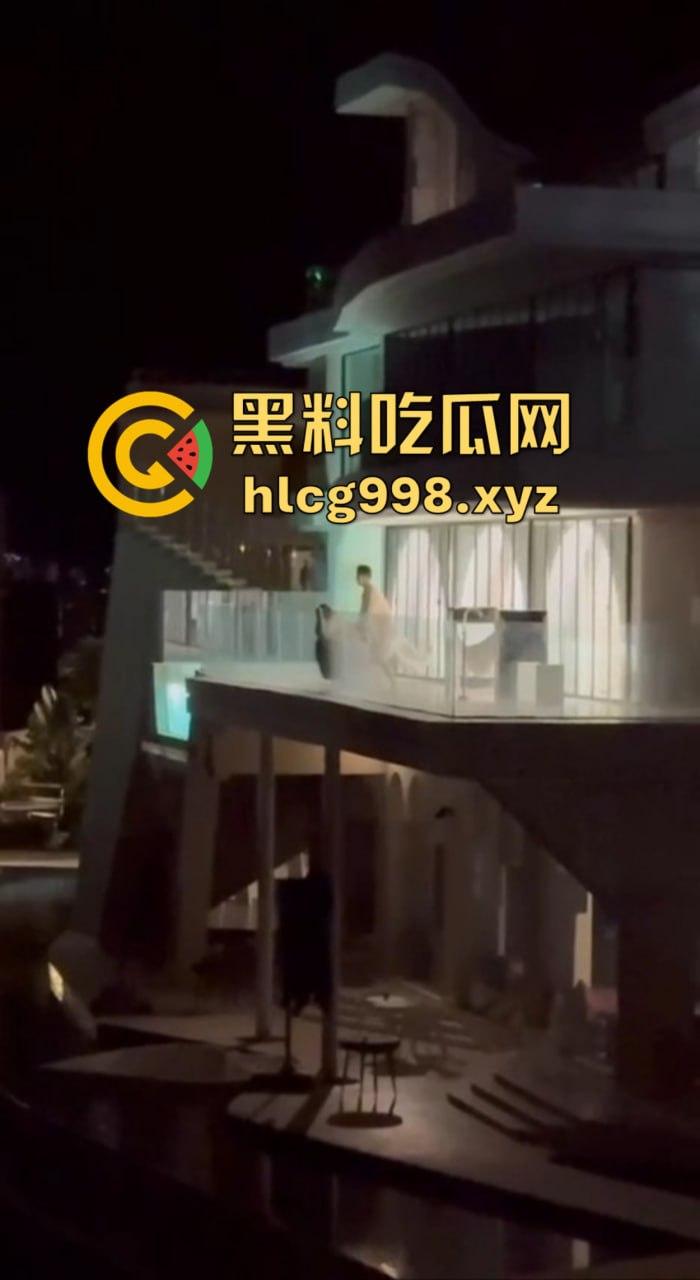 露天阳台大战直播翻车！富豪哥撸了半天没搞定，最后女方靠嘴收场，小姐姐全程无语拍摄！-8