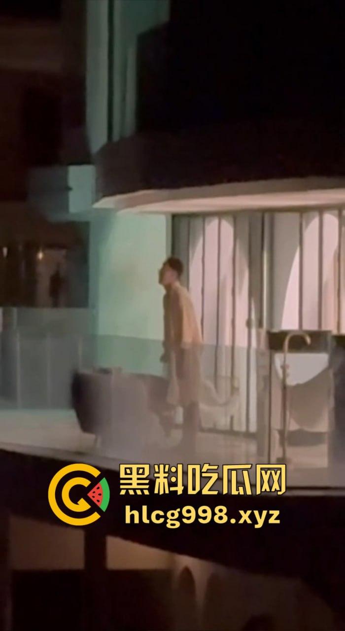 露天阳台大战直播翻车！富豪哥撸了半天没搞定，最后女方靠嘴收场，小姐姐全程无语拍摄！-11