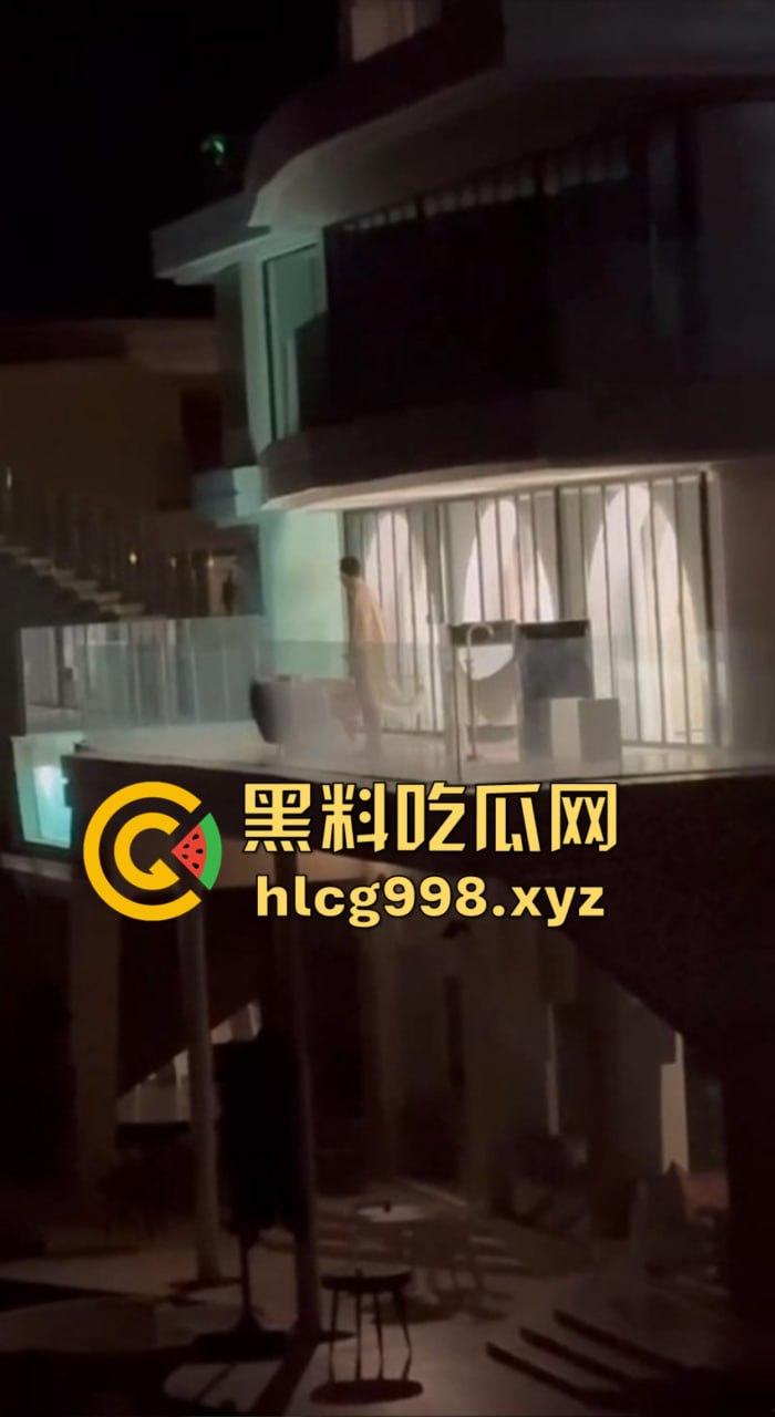 露天阳台大战直播翻车！富豪哥撸了半天没搞定，最后女方靠嘴收场，小姐姐全程无语拍摄！-13