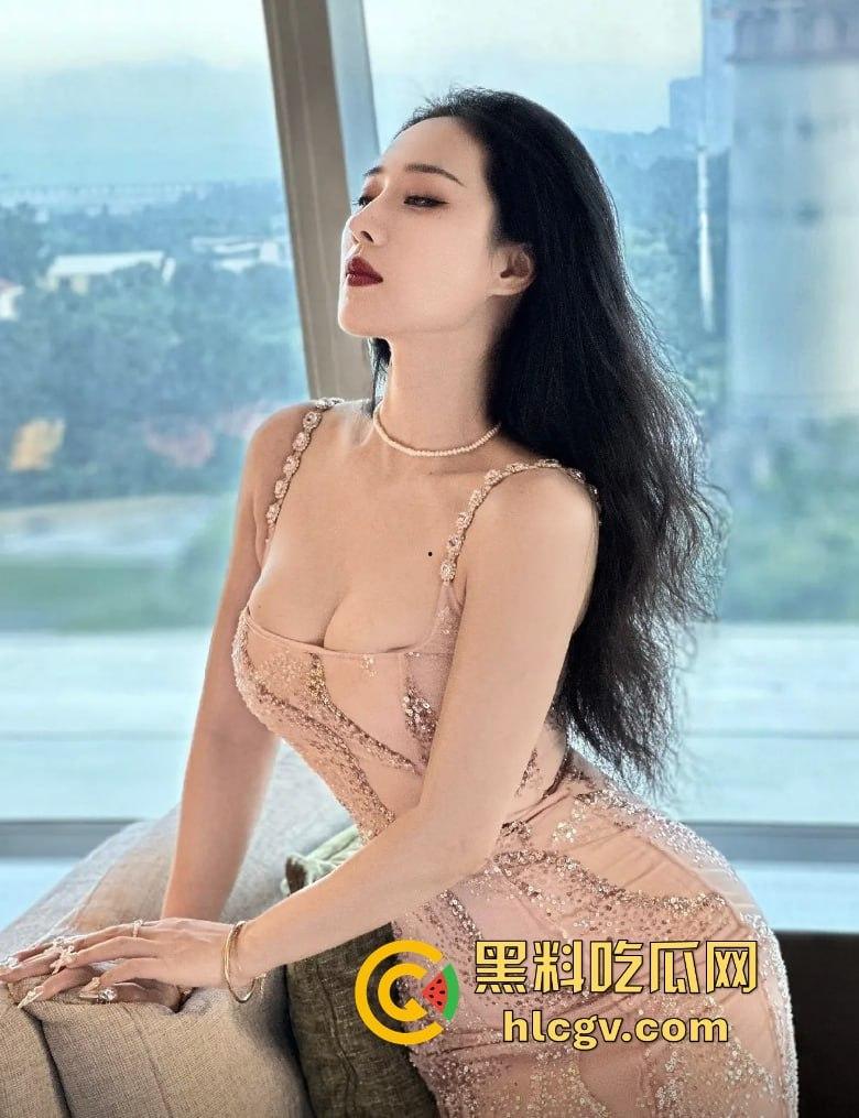 厦门正科级干部『钟劭臻』婚内出轨11年，脚踏四条船！税务局小四『叶曼娜』曝出猛料，时间管理大师终于翻车！-31