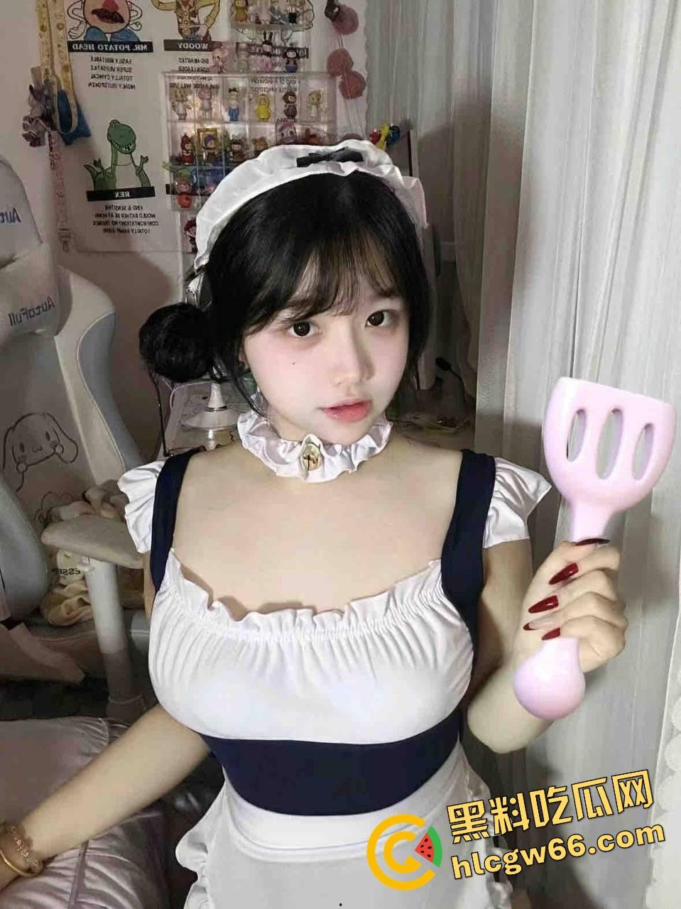 天津曼哈顿健身房惊现性价比私教,一手小钢炮不是在撸铁,就是在撸奶,会员全是来给他吃的!-2