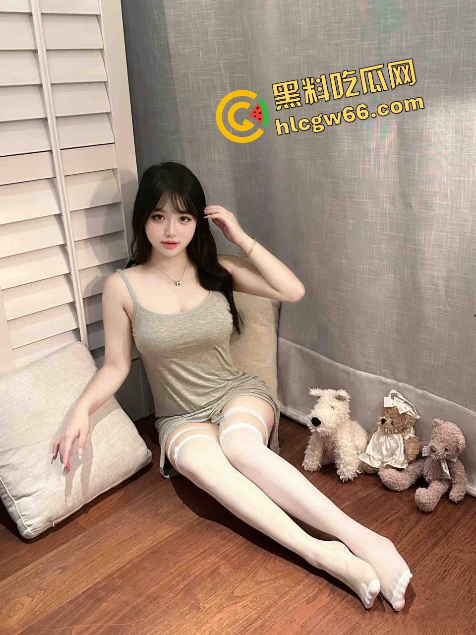 天津曼哈顿健身房惊现性价比私教,一手小钢炮不是在撸铁,就是在撸奶,会员全是来给他吃的!-5