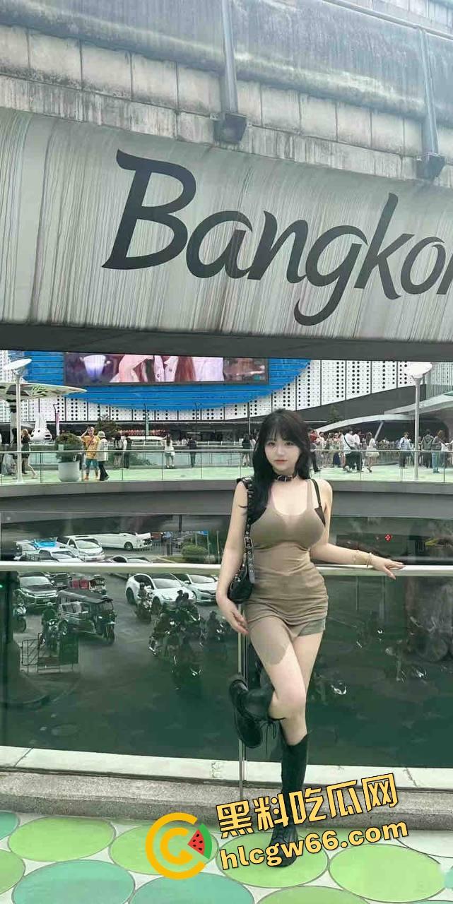 天津曼哈顿健身房惊现性价比私教,一手小钢炮不是在撸铁,就是在撸奶,会员全是来给他吃的!-13