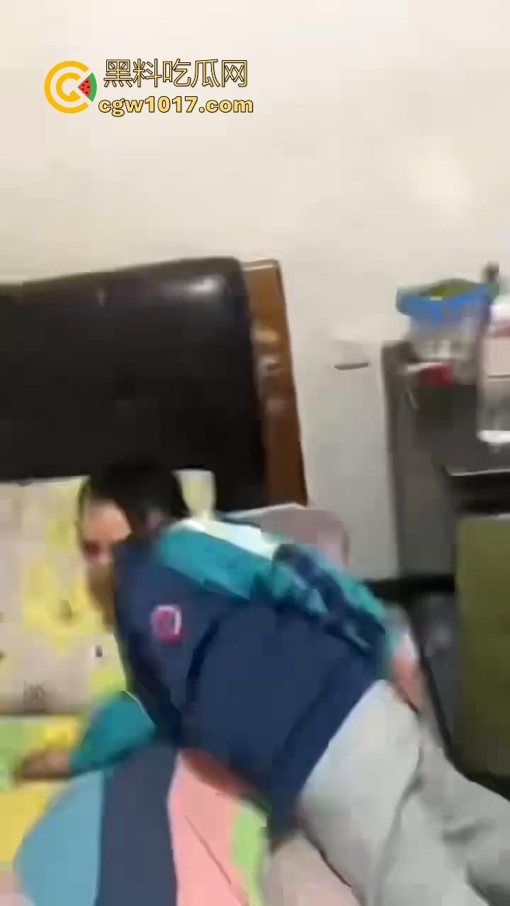 又见教育狂魔上线，作业没写完被打进狗笼？虎爸摇身一变成畜生爸，全网怒骂还在狡辩为你好！-2