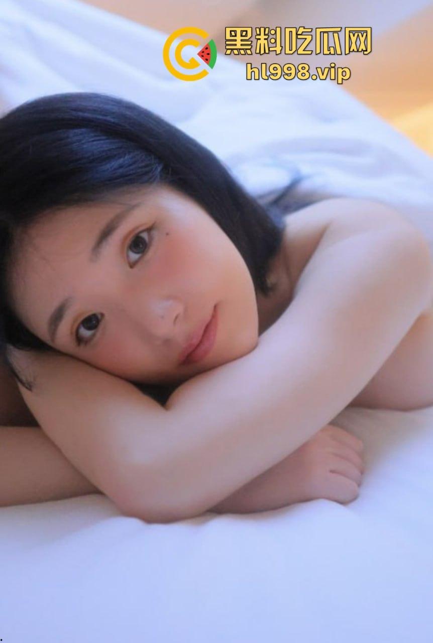 韩国爆乳妹【妍雨】惊艳亮相!西瓜配西瓜奶,胸大得美如画,纯天然还是科技产物?-27