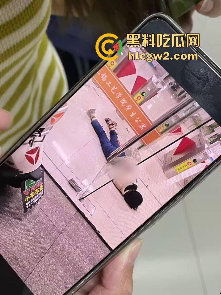 毕业证拿不到，实习费嫌少？21岁小伙持刀回母校发疯，无锡宜兴工艺学院8死17伤，一路无差别捅女生！-35