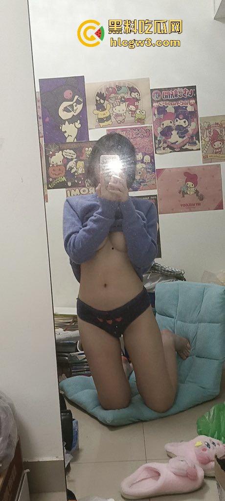 清纯高中生自拍震撼曝光，粉嫩肉穴掰开自慰，娇喘一口一个爸爸，这反差让人顶不住！-6