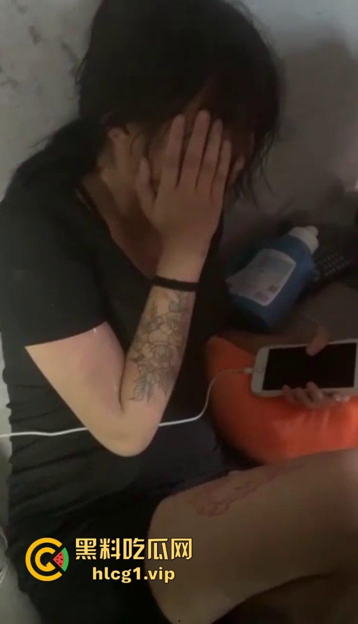 家花不如野花香！真实捉奸合集 堵在房间不管男女先暴打一顿！-11