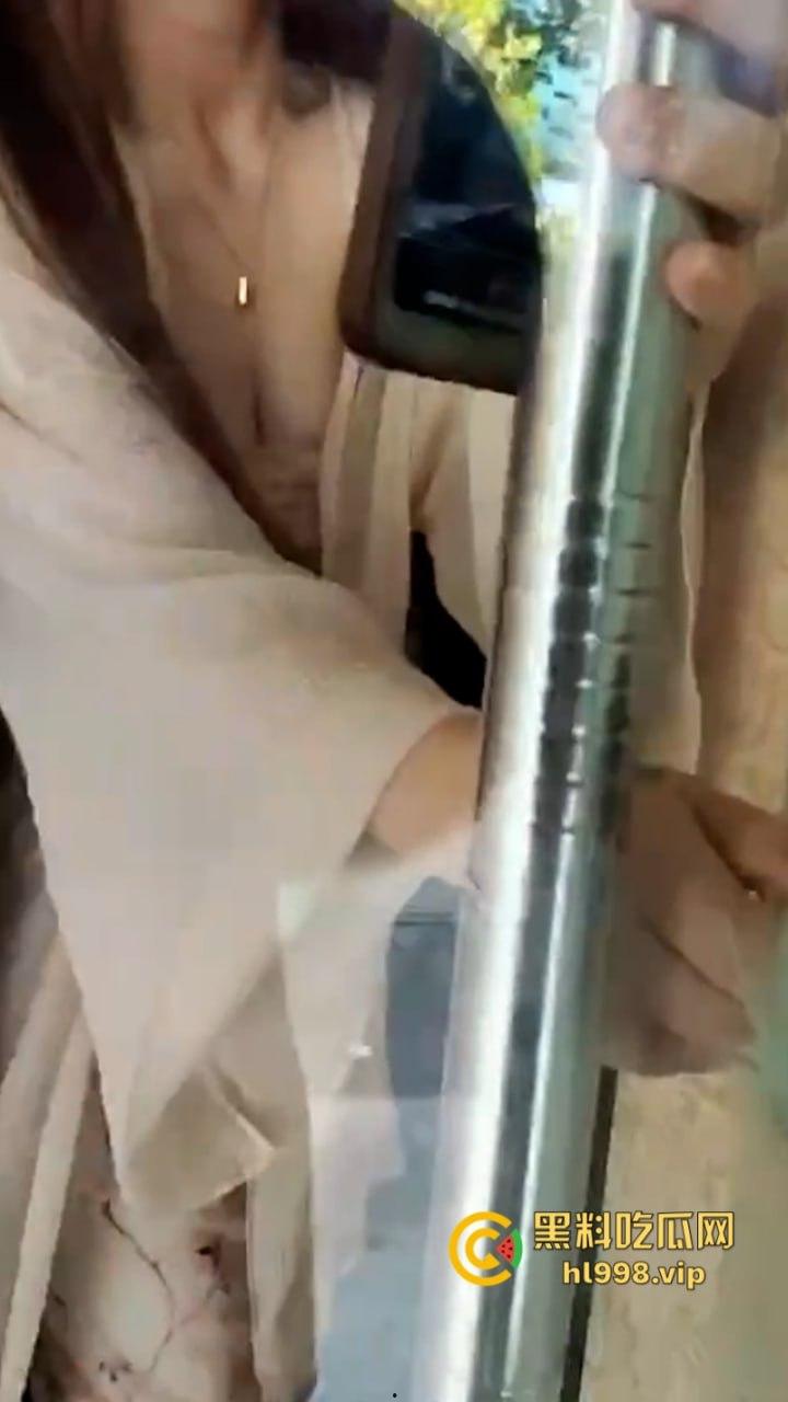 酒香不怕巷子深 小黑屋里藏野鸡 真实探店鸡店女性工作者赚钱的“辛苦历程”-2