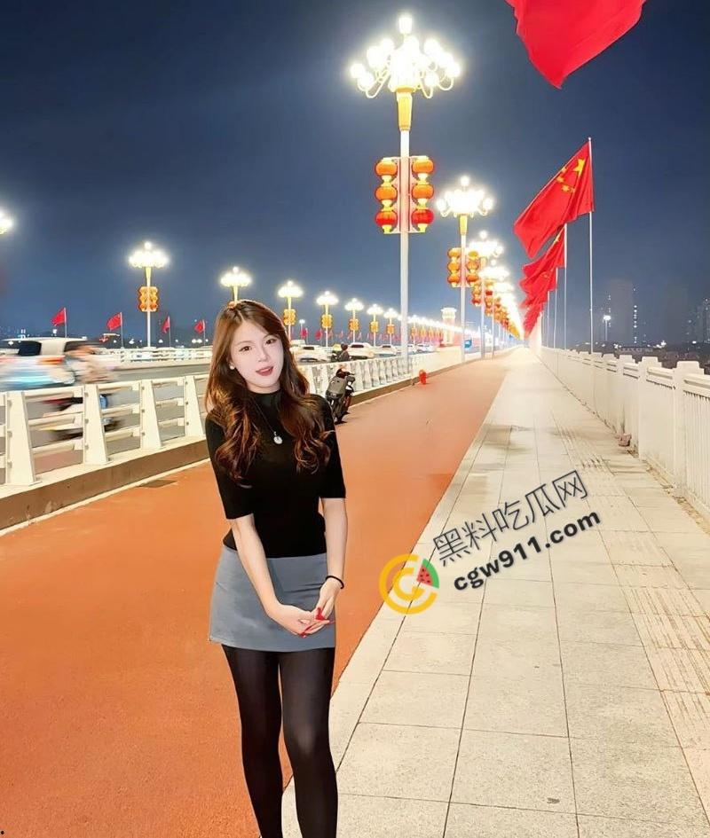 山东济宁骚母狗【张茹蔺】与男友性爱视频流出，肉体性感妖娆，深喉口交汁水狂喷，多姿势淫欢血脉喷张！-2