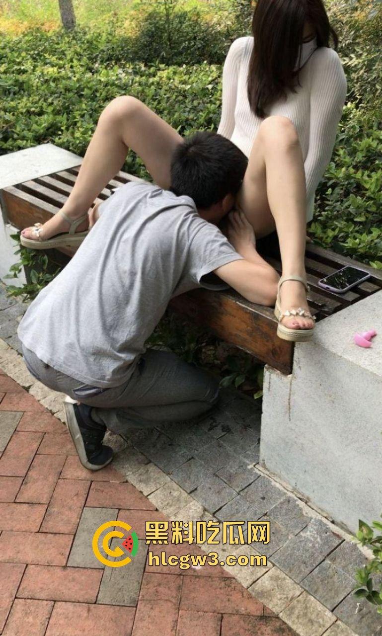 河北骚浪淫妻【王晓琳】大白天户外浪叫！裙底全裸露出，道具玩到高潮喷汁淫水四溢！独家爆料!-4