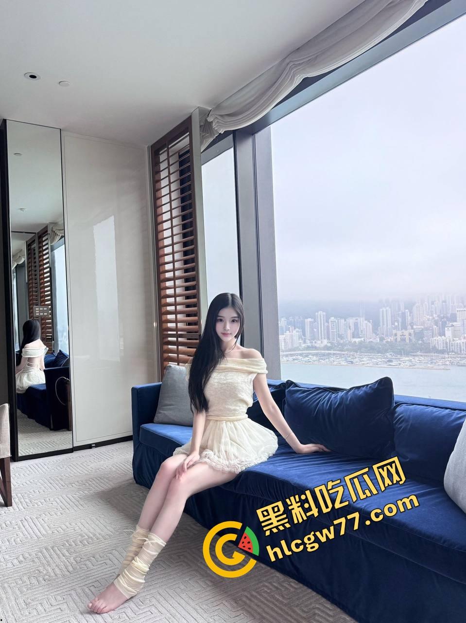 绿帽男爆料自家骚妻，19cm鸡巴酒店房内狂操暴露母狗本性，腿张成M型爽到抽搐！-5