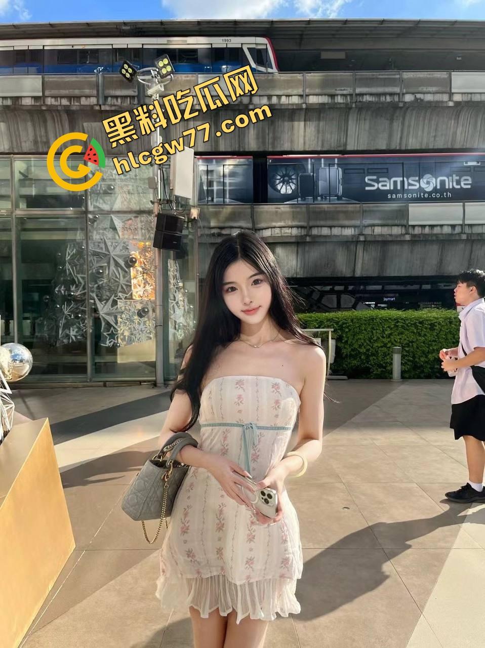 绿帽男爆料自家骚妻，19cm鸡巴酒店房内狂操暴露母狗本性，腿张成M型爽到抽搐！-7