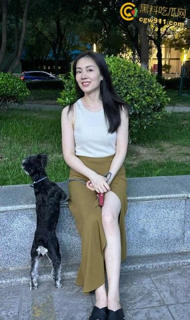 哥哥长期出差,嫂子饥渴难耐制服诱惑,黑丝高跟鞋大长腿,迷人的嫂子把套全丢了,精液塞满粉嫩小穴 !-2