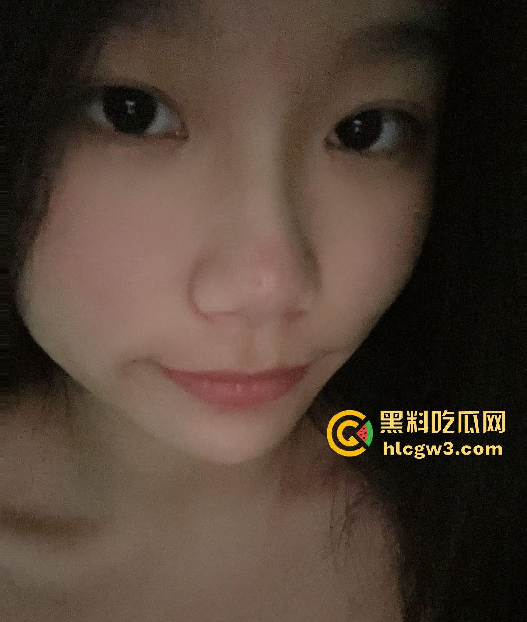 山西清纯女大学生【姜梦璇】私密资源疯传！清纯脸骚货魂，哥哥们的大鸡巴硬得像铁柱，简直玩明白了！-16