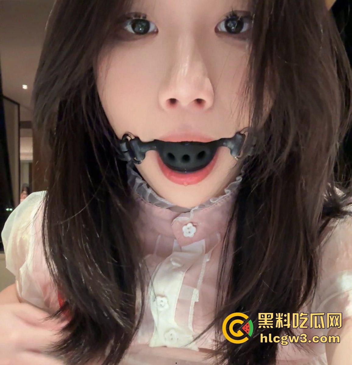 山西清纯女大学生【姜梦璇】私密资源疯传！清纯脸骚货魂，哥哥们的大鸡巴硬得像铁柱，简直玩明白了！-23