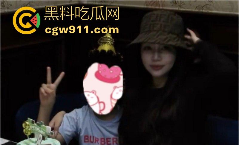 江苏徐州性瘾人妻【胡恒瑜】婚内出轨约炮多人,极品身材各种情趣内衣火辣裸聊,聊天记录都骚过人!-13