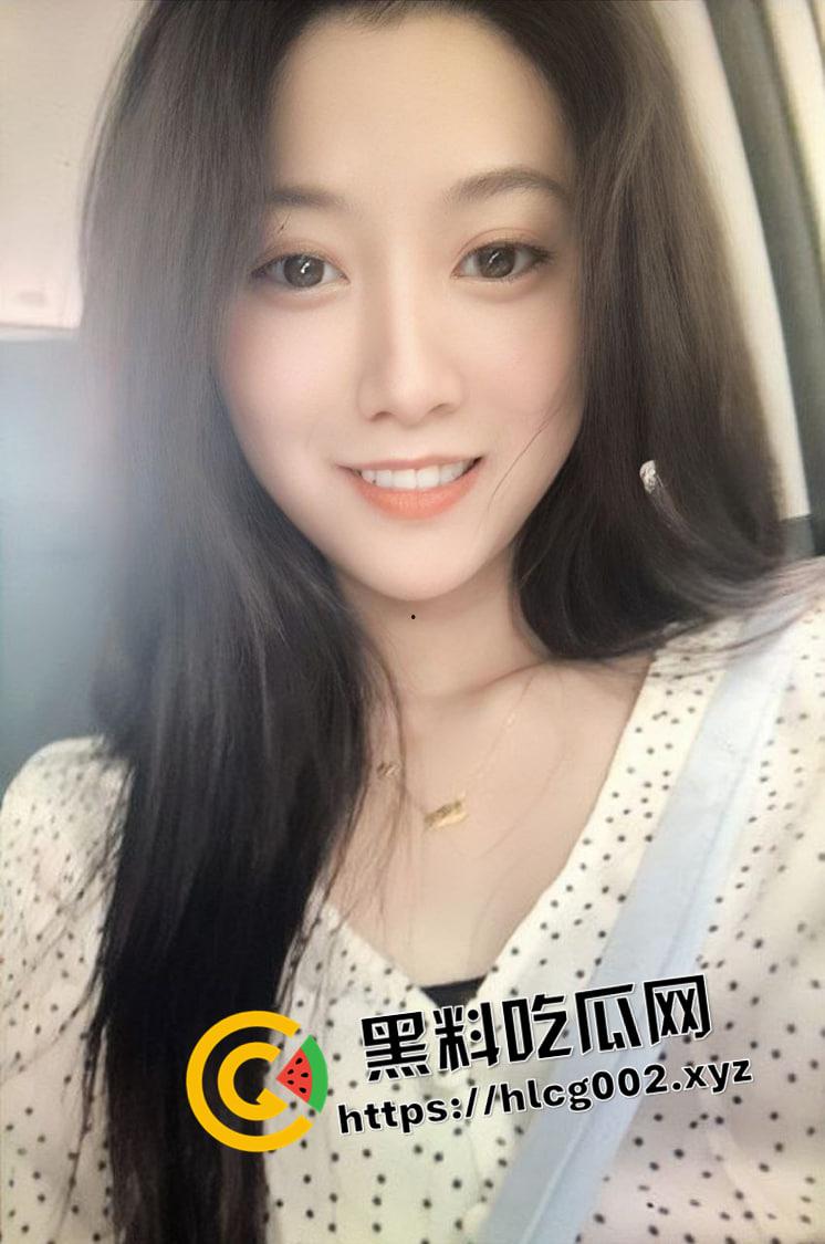 经典永流传！甜美少妇不为人知的一面 旺盛的黑森林下饱满的馒头逼 这才是良家的感觉-18