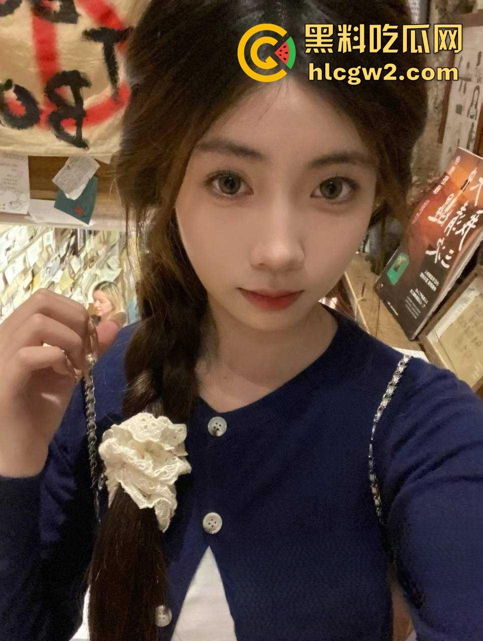 厦门永劫网瘾少女『方若瑶』被爆！骚得无药可救 全网最粉粉嫩鲍鱼被无套乱操，舔鸡巴舔到满脸精液！-6