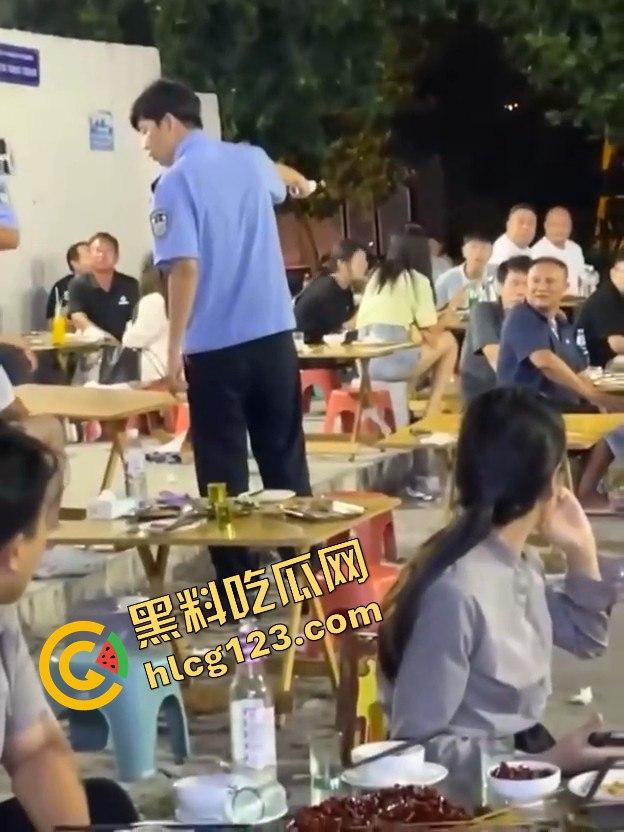 吃烧烤喝点酒就敢硬刚警察？不搞点大动静酒都算白喝了！-7