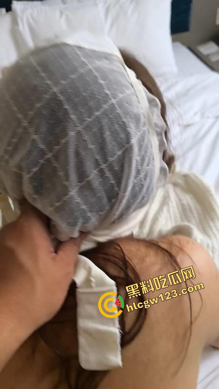 骚逼调教新境界，内裤往脸上一罩直接开干，操得眼都翻白，榨得逼水像喷泉，母狗不狠干她配做母狗？-10