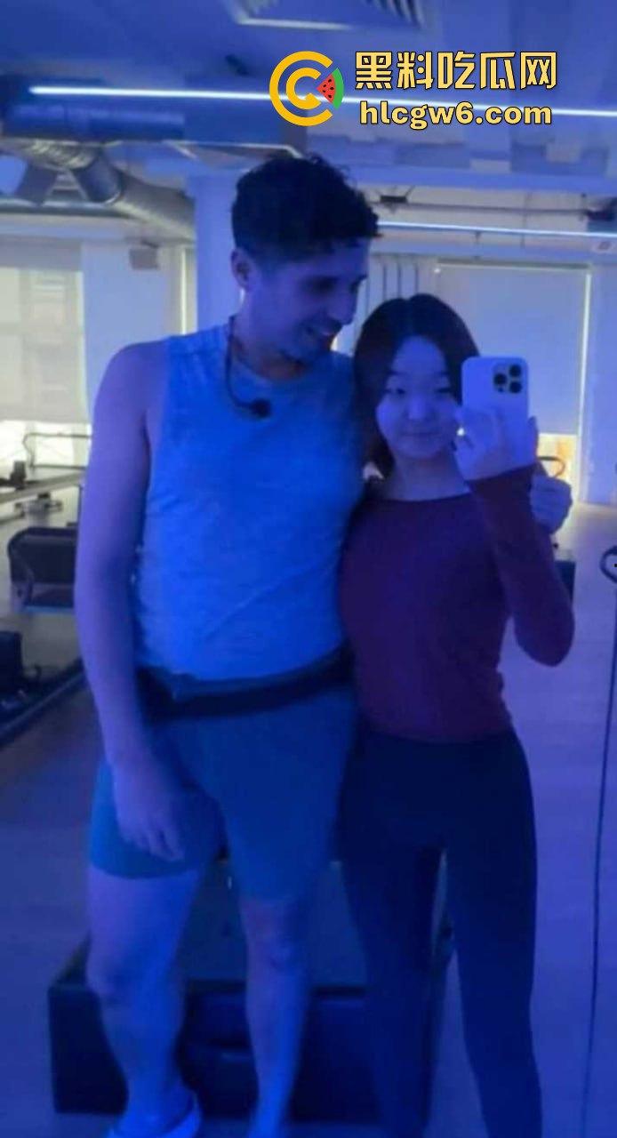 王诗龄英国白莲花闺蜜『Angela』爆炸性丑闻 卖逼崇洋媚外 最新不雅视频流出，给老外毒龙缠身骚浪入骨！-2